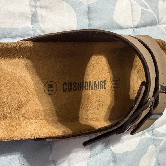 CUSHIONAIRE Lane Cork Footbed Sandals - Picture 4 of 7